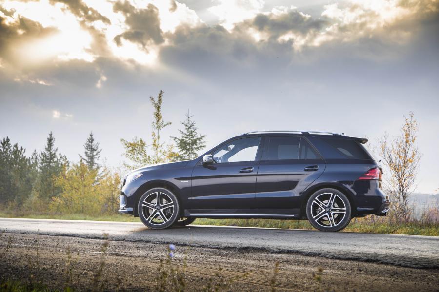  Mercedes-AMG GLE43 4Matic 2016 года  (NA) (фото 17 из 30)